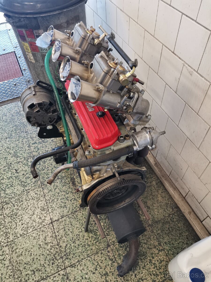 Závodní motor Škoda 130 - 2