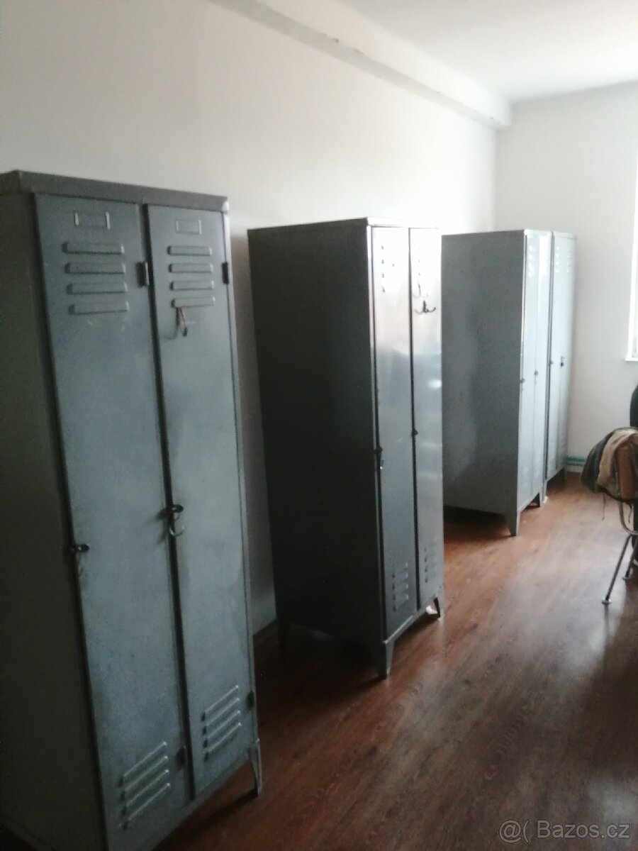 Šatní plechové skříně pro zaměstnance - 2