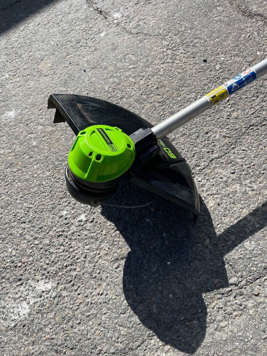 Strunová sekačka. Pc. 4000,- - 2