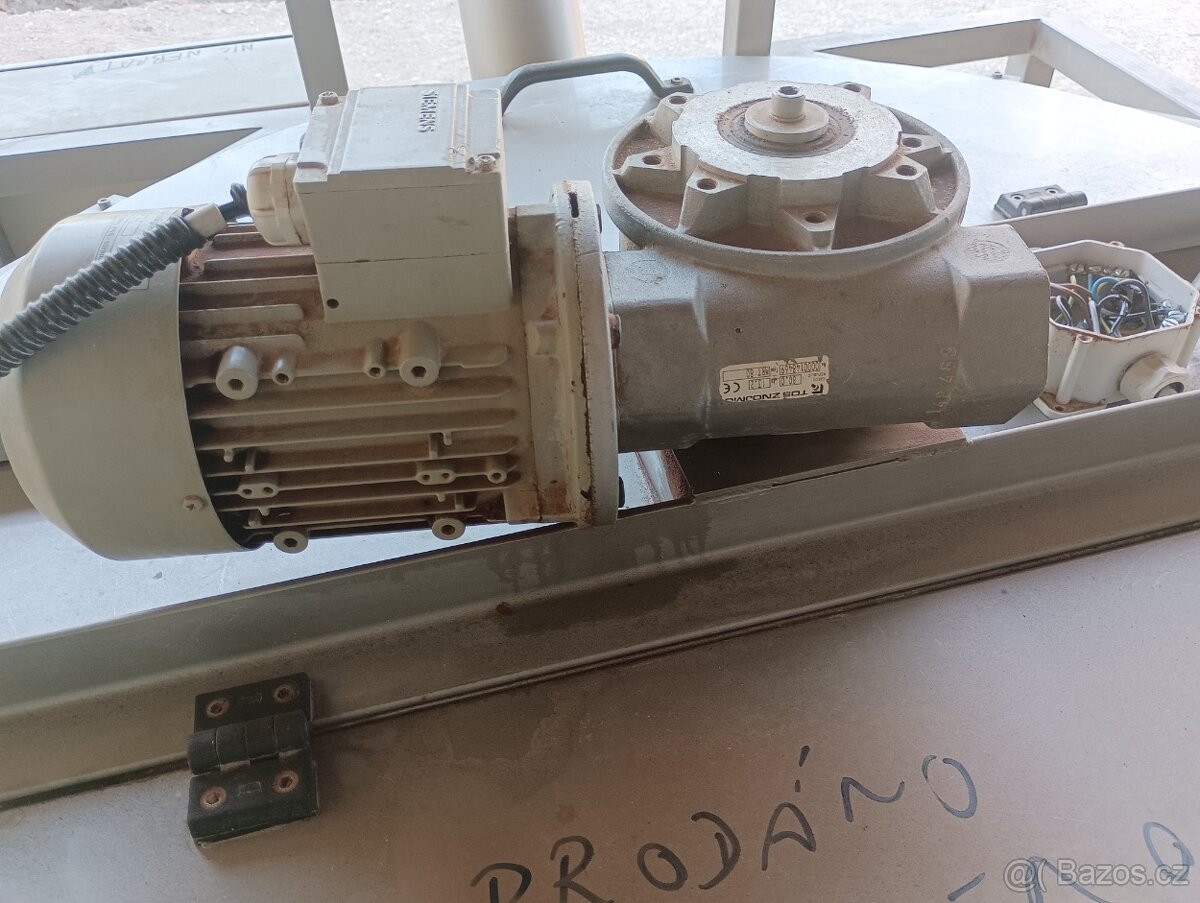 Ele. motor s převodovkou. - 2