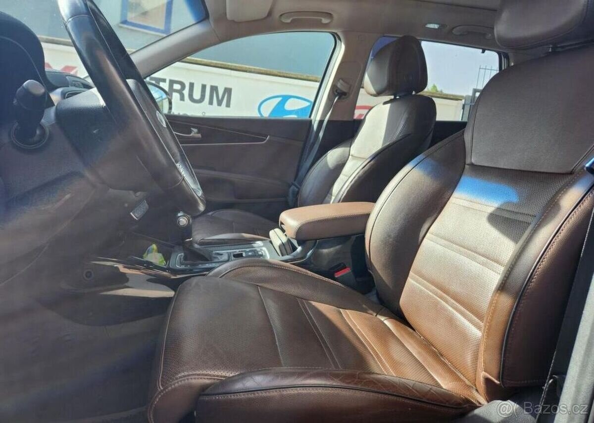 Kia Sorento 2.2-PREMIUM-PANORAMA-KŮŽE - 2