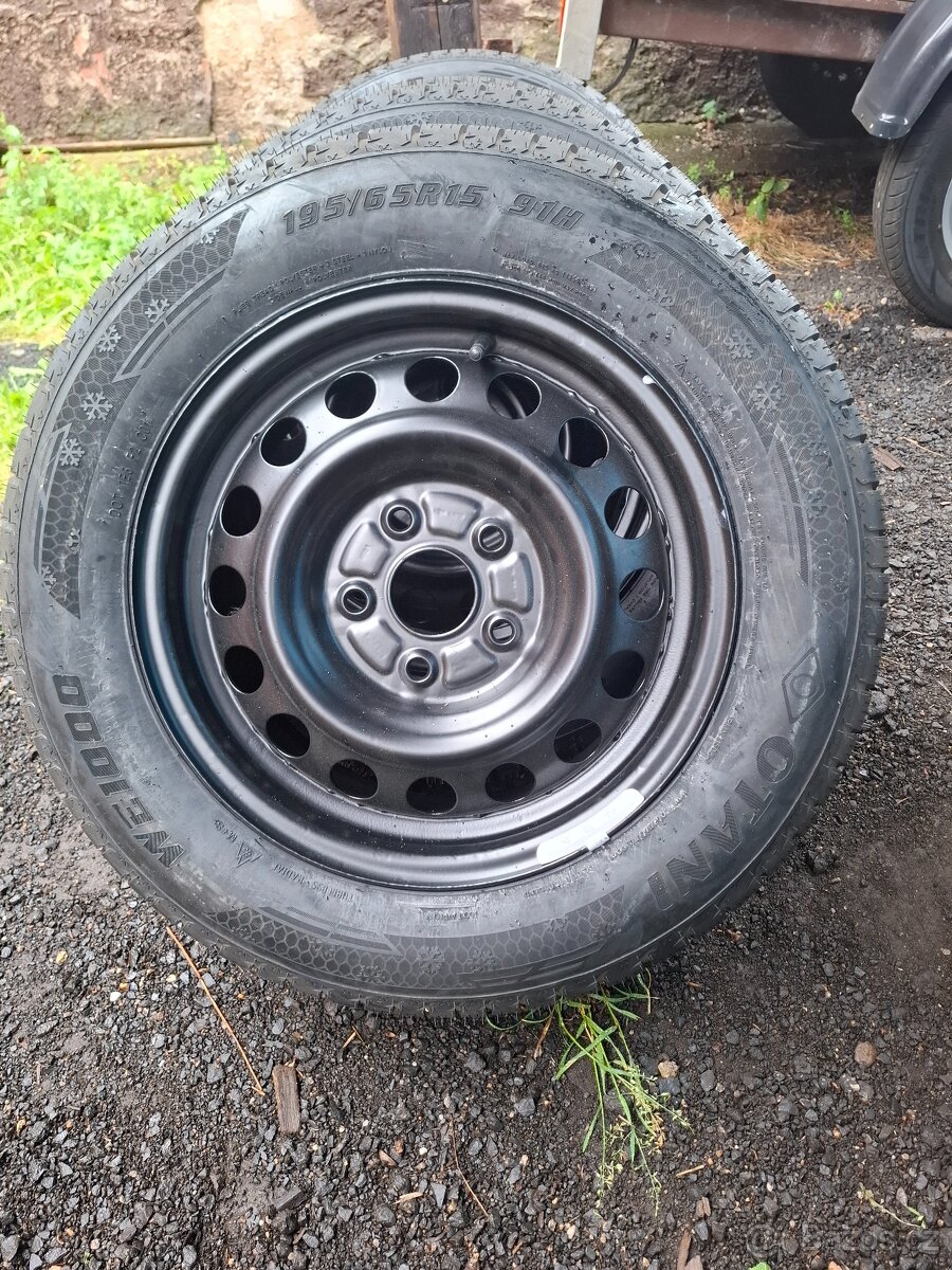 195/65/15 91H nove - 2