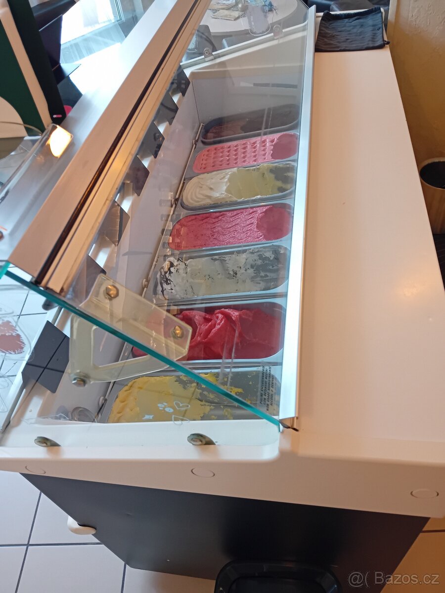 Vitrina na zmrzlinu - 2
