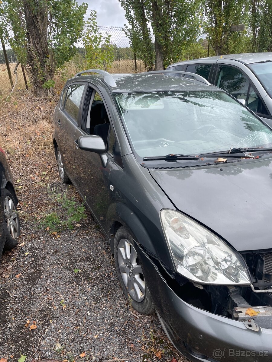 Toyota Corolla Verso d4d - 2