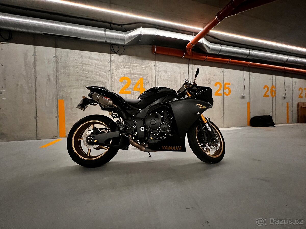 Yamaha R1 - 2