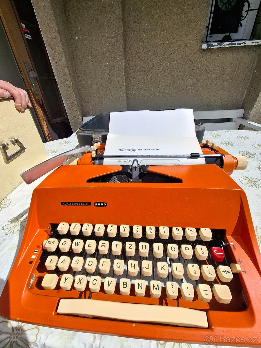 Psací stroj consul 2223 oranžový - 2