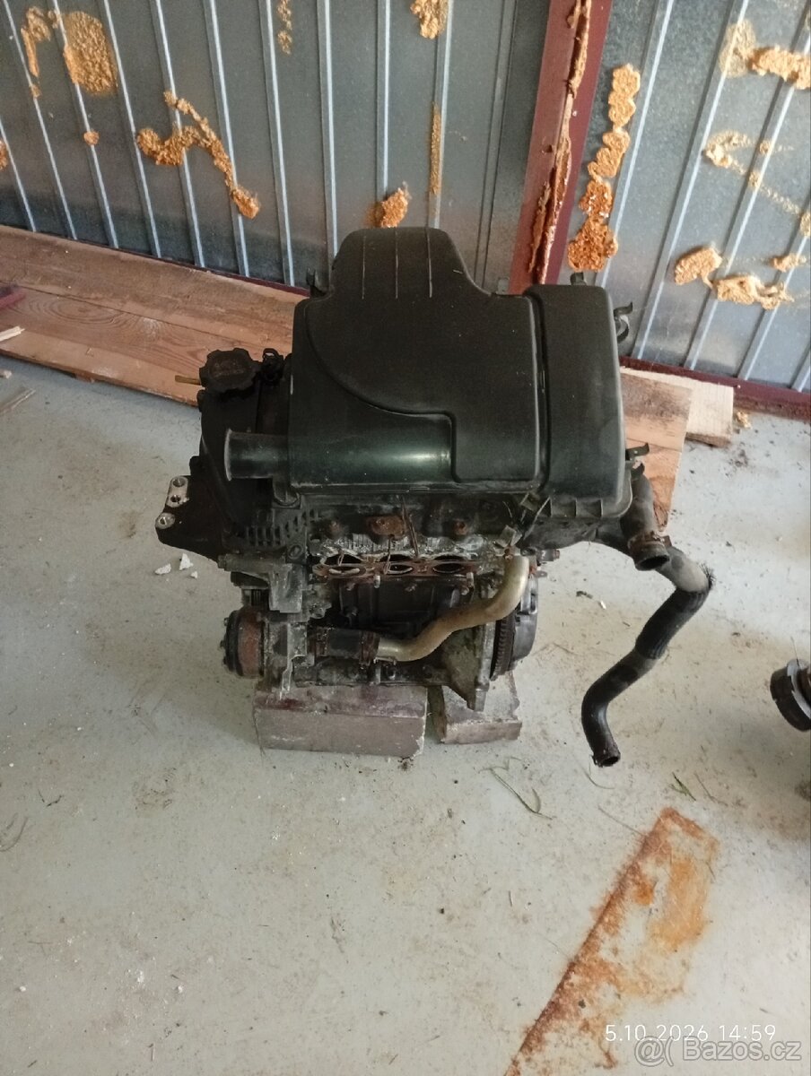 Toyota aygo 1.0 rv 2005 motor - 2