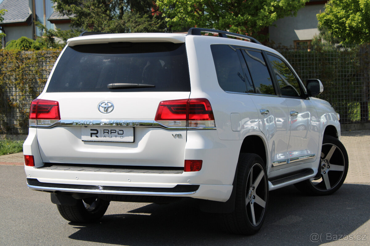 Toyota Land Cruiser 200 4.5 D4-D V8 / 69.850 km / 183kW
