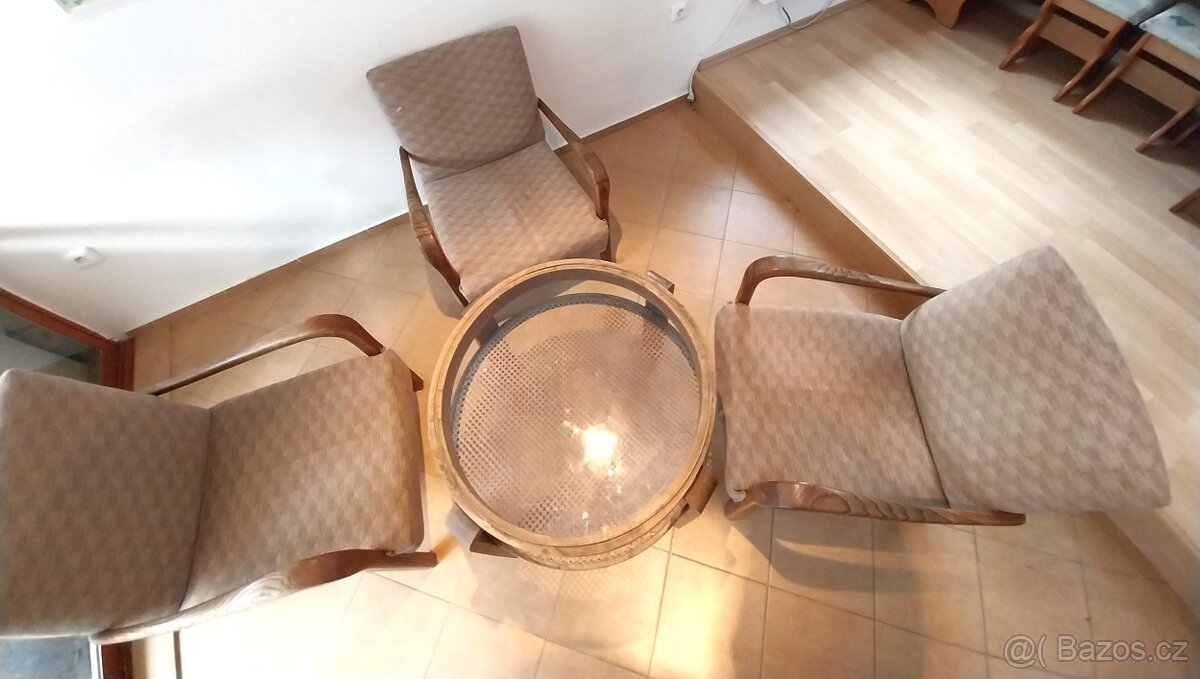 Specialita z roku 1939: stolek s třemi křesílky - 2