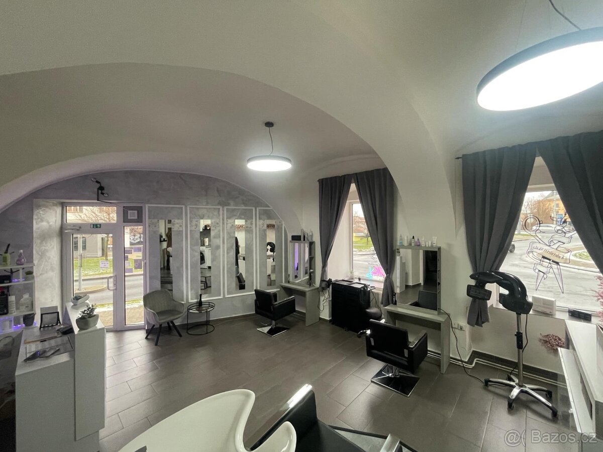 Pronájem kadeřnického křesla - 2