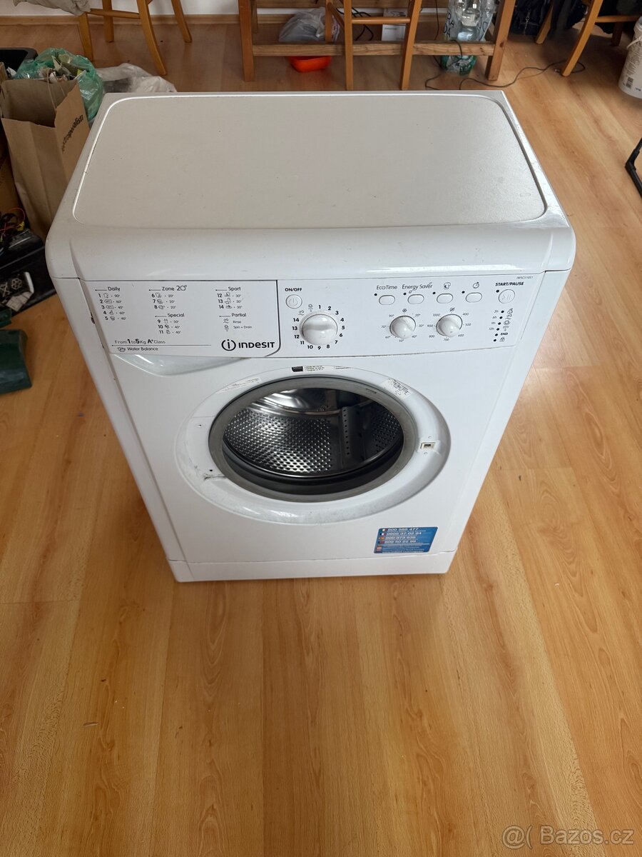 Pračka Indesit - 2
