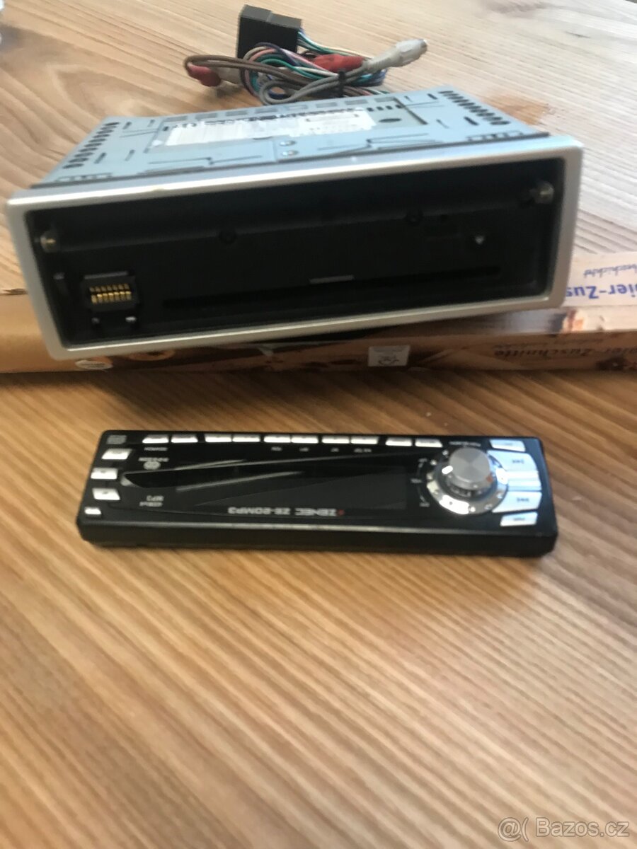 Autoradio s CD přehrávačem - 2