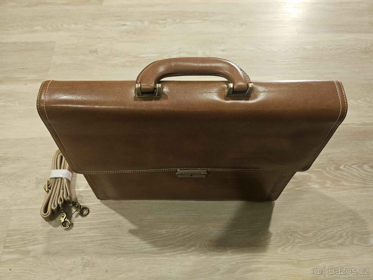 Hnědá aktovka - 2