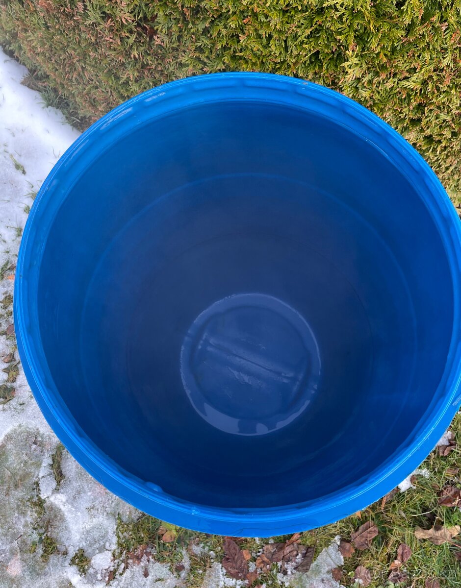 Plastový sud na vodu - 2