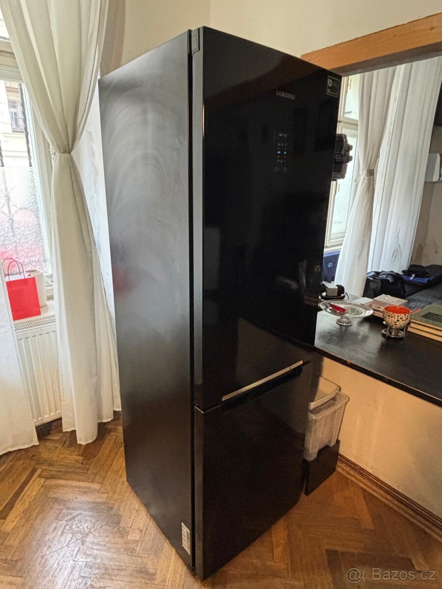 Lednice Samsung na prodej – velmi dobrý stav - 2