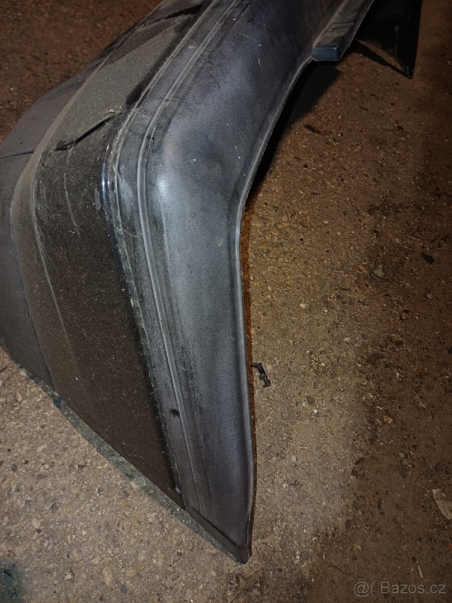 VW Golf 3 zadní nárazník - 2