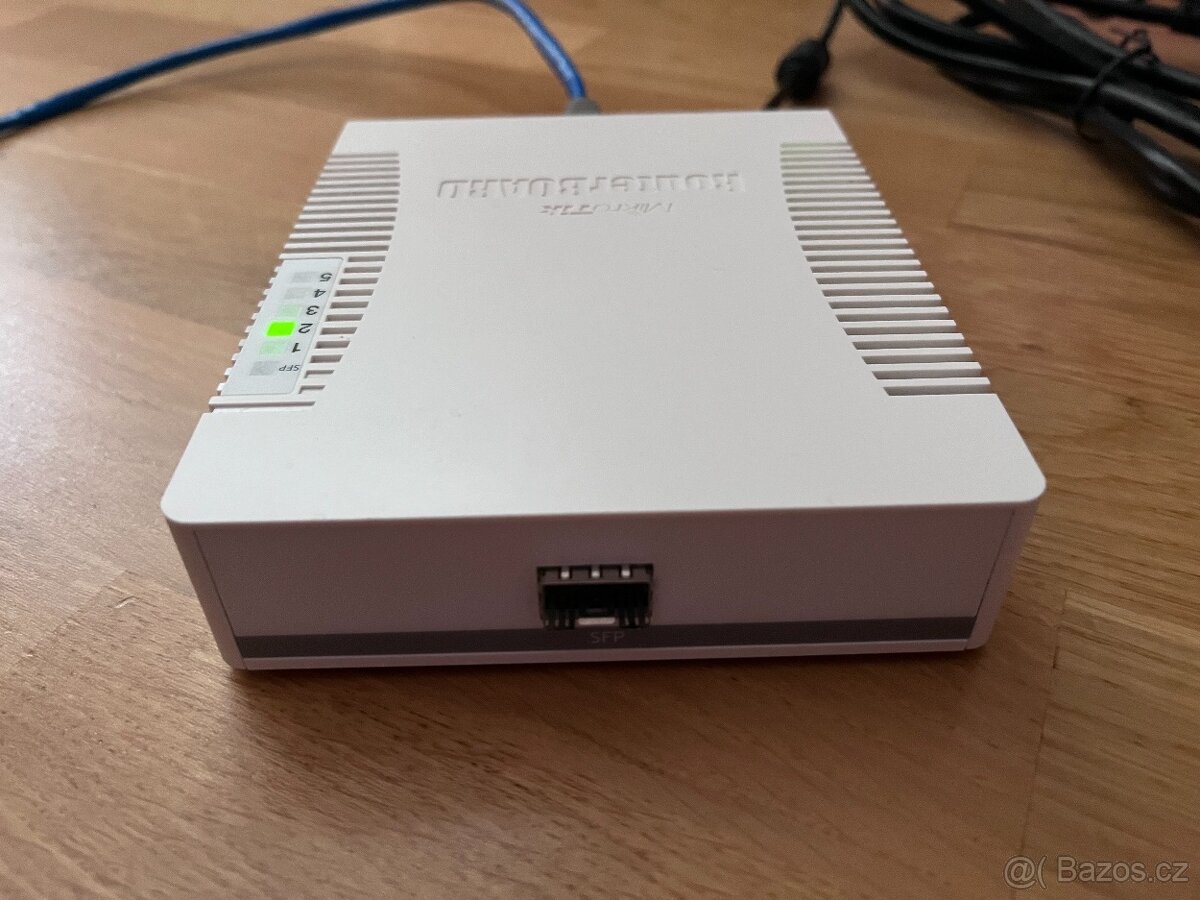 Prodam Mikrotik Switch RB260GSP - 2