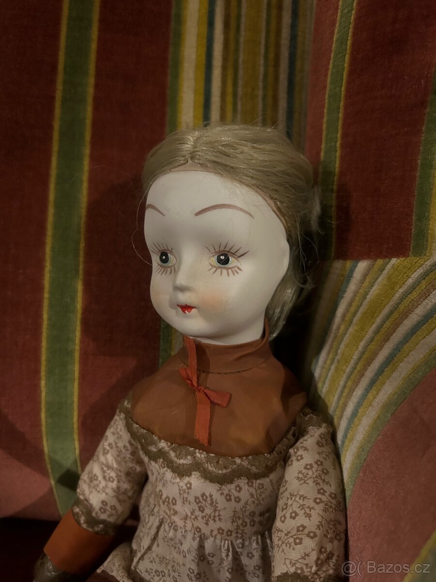 Stará porcelánová panenka - 2