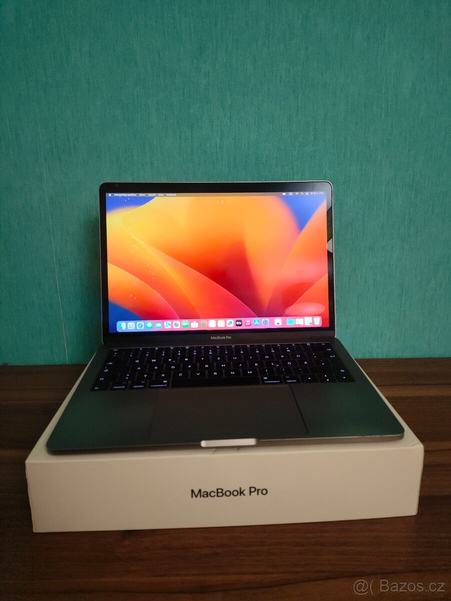 MacBook Pro 2017 | i5 • 8GB • 256GB - 2