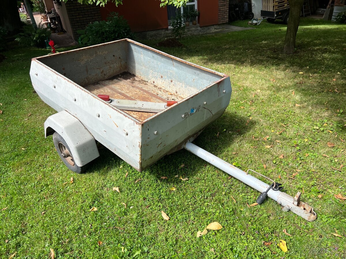 Přívěsný vozík NDR - 2