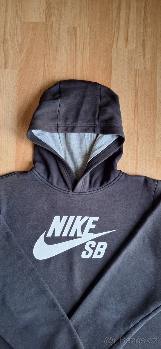 Černá mikina Nike SB vel. 158-170cm - 2