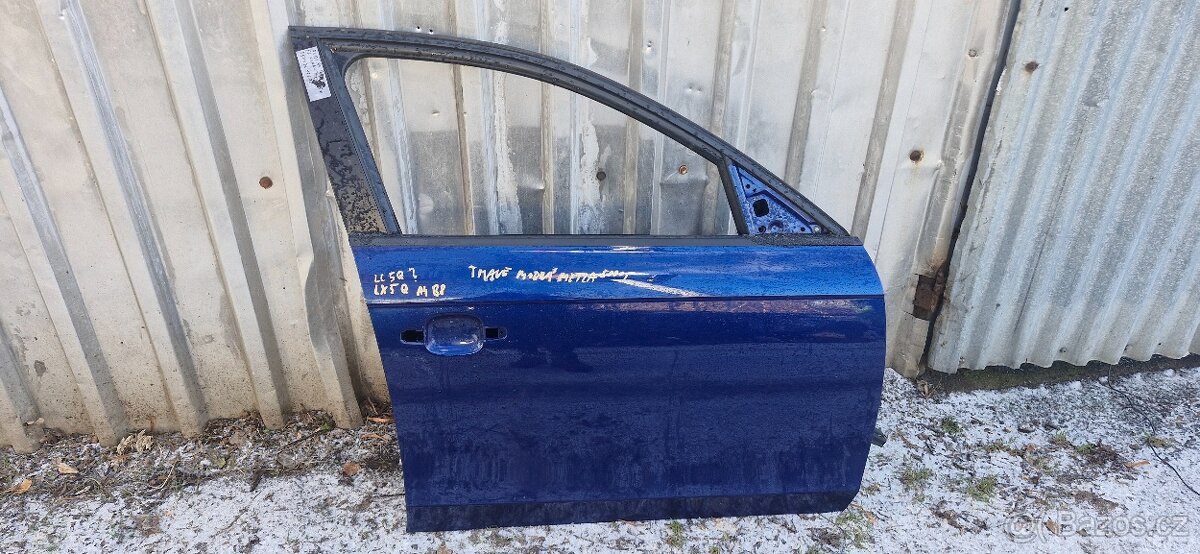 Prave predni dvere audi A4 B8 8K tmave modra - 2
