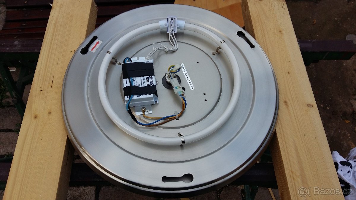 Stropní ventilátor s výsuv. lopatkami a svítidlem - 2