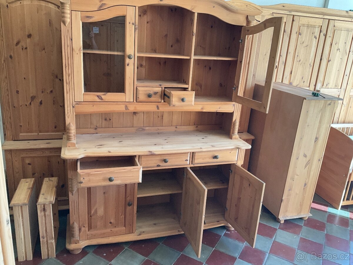 Vitrina borovice masív 2 x šuplík - 2