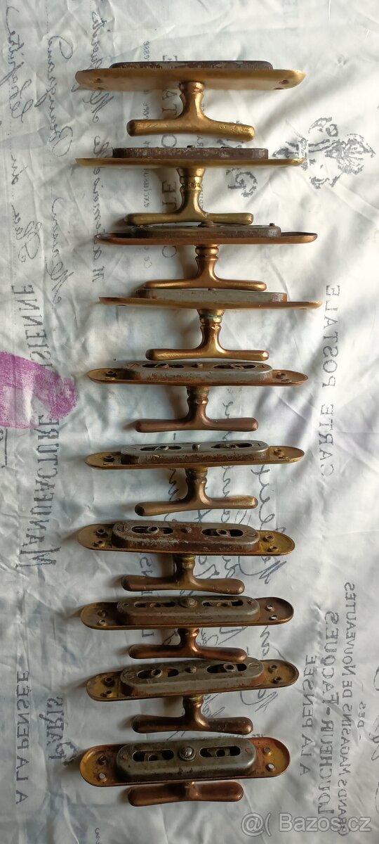 Mosazné kování (kličky) - 2