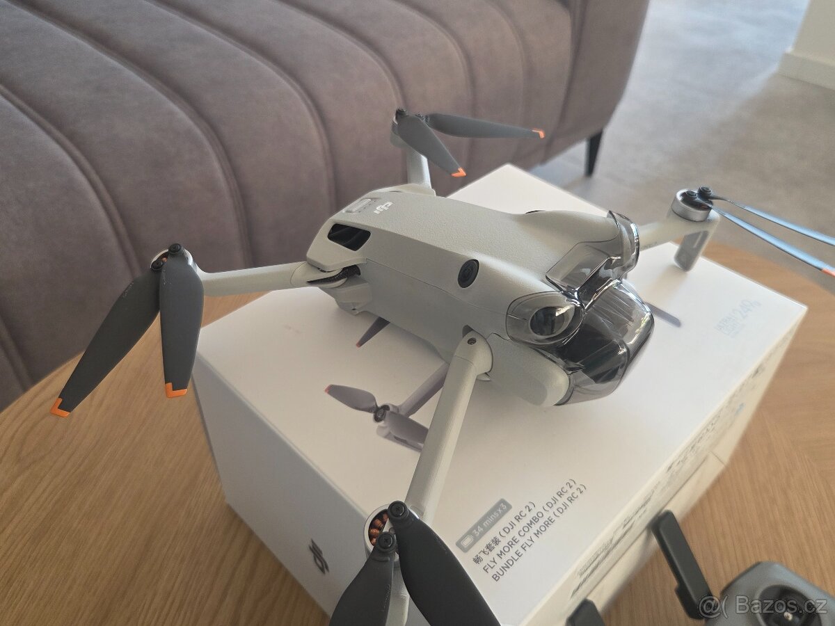 DJI Mini 4 Pro Fly More Combo RC2 + ZÁRUKA + Care refresh - 2