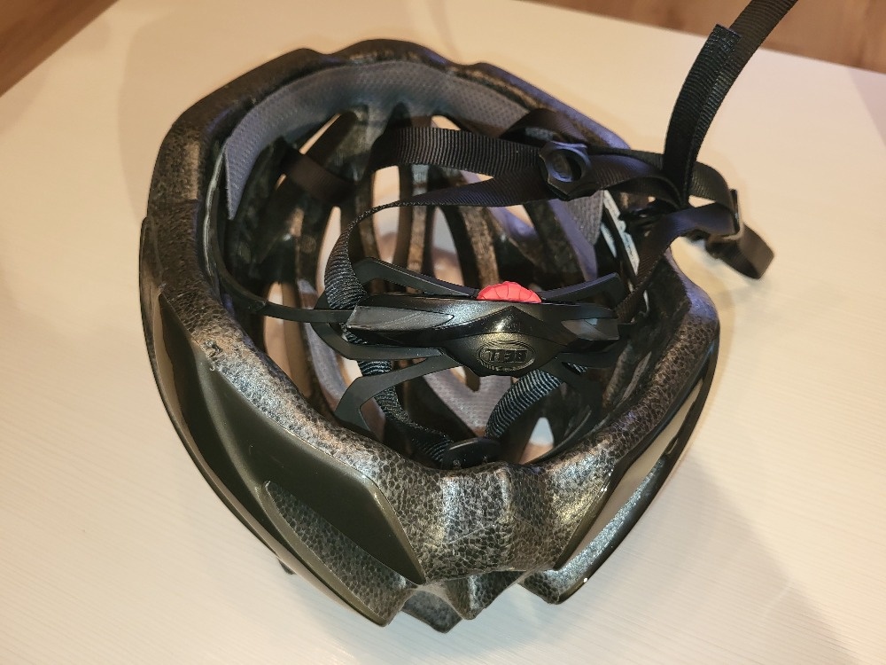 Cyklisticka prilba Array vel.L/ 58-62 - 2