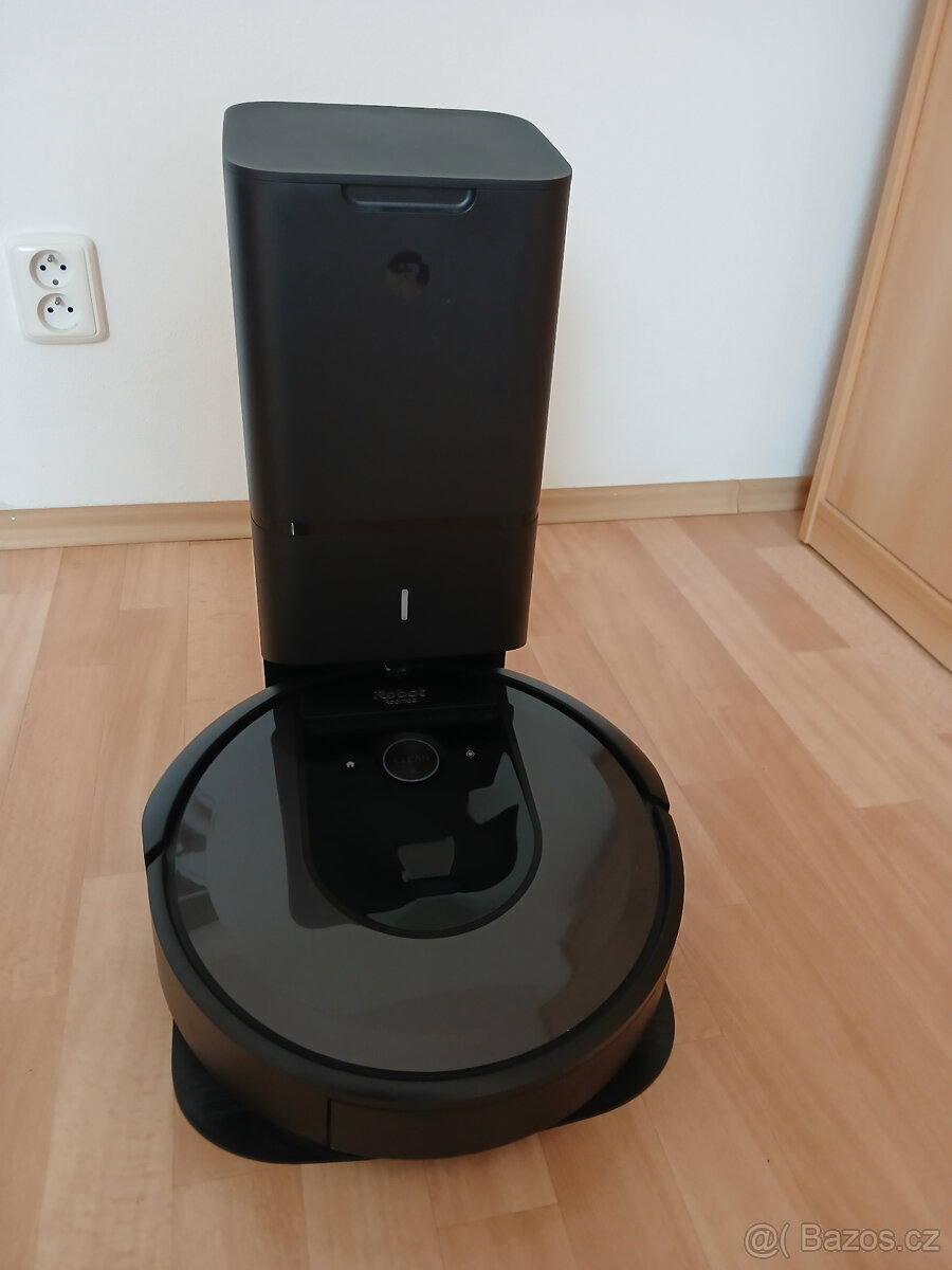 Robotický vysavač iRobot Roomba i7+ - 2