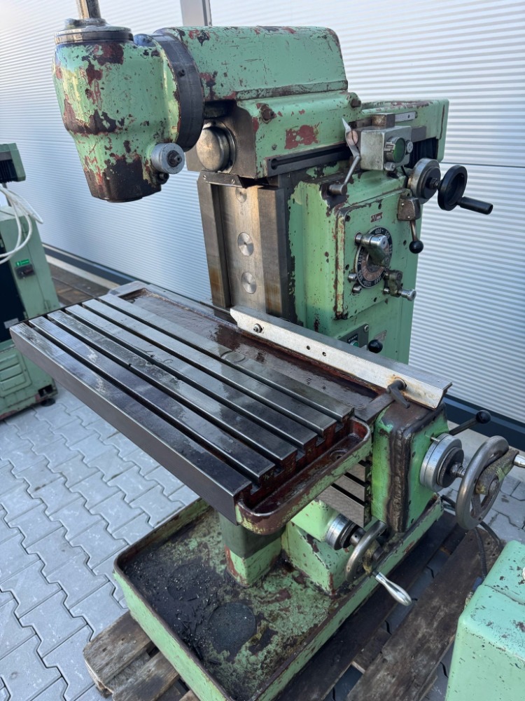 64. Frézka nástrojařská FN 25 - 2