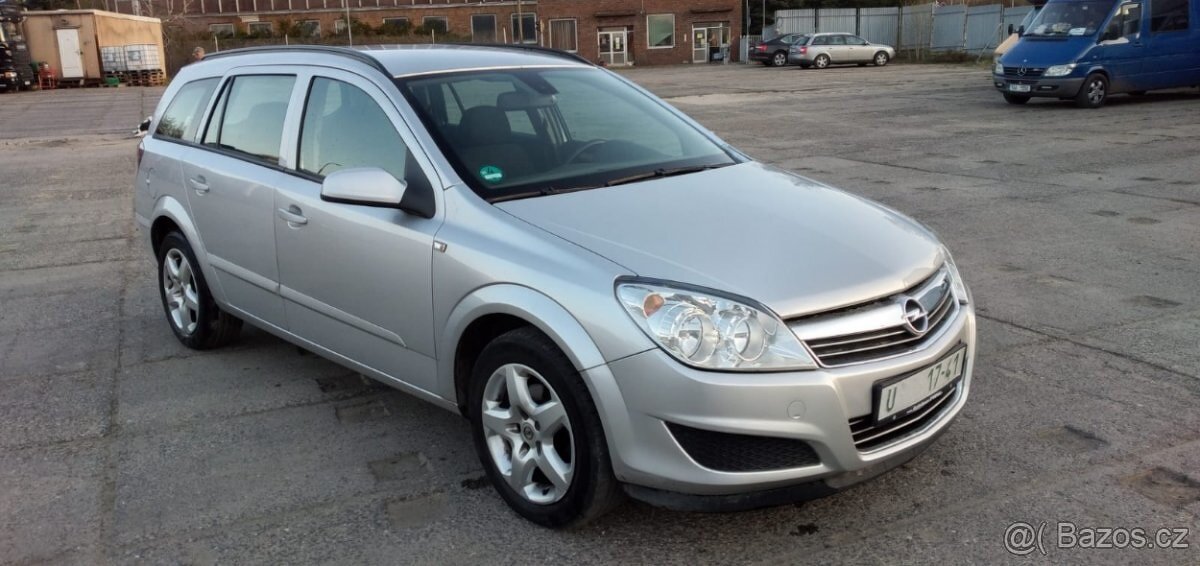 Opel Astra caravan 1,3CDTI 2008 1.majitel klima - 2