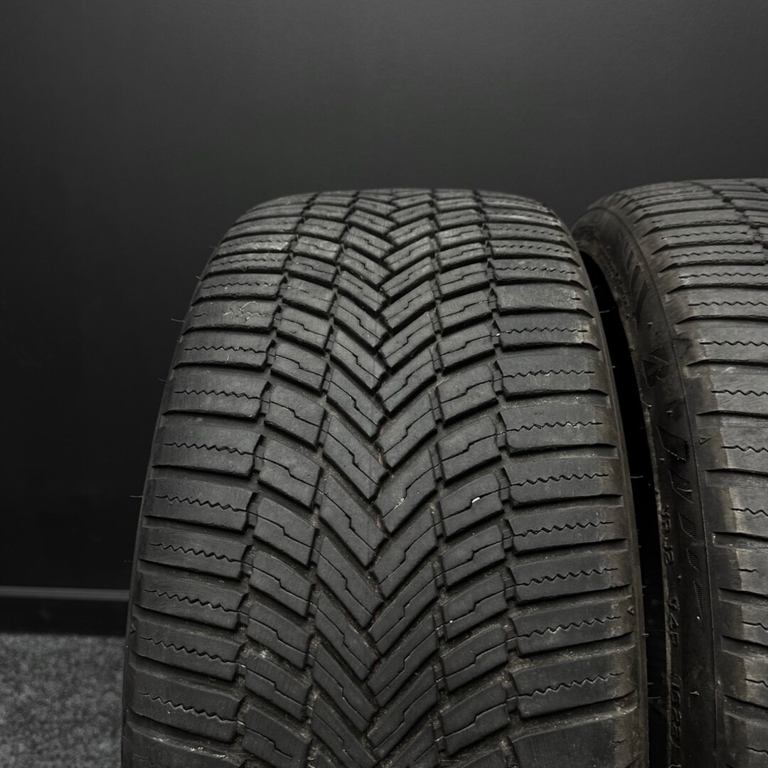 2ks pneu Bridgestone 225/40/19 93Y - 2