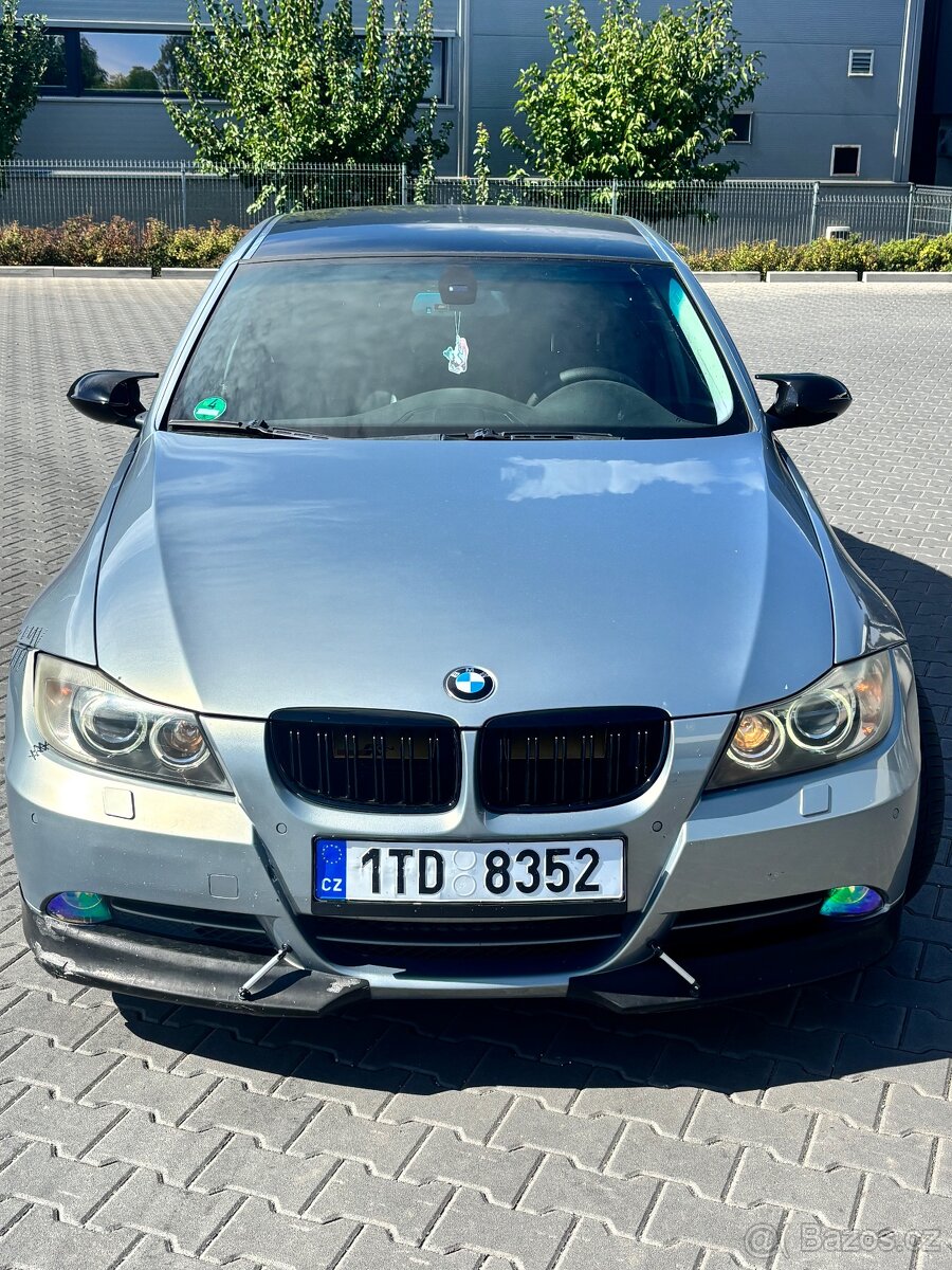 BMW E90 330i - 2