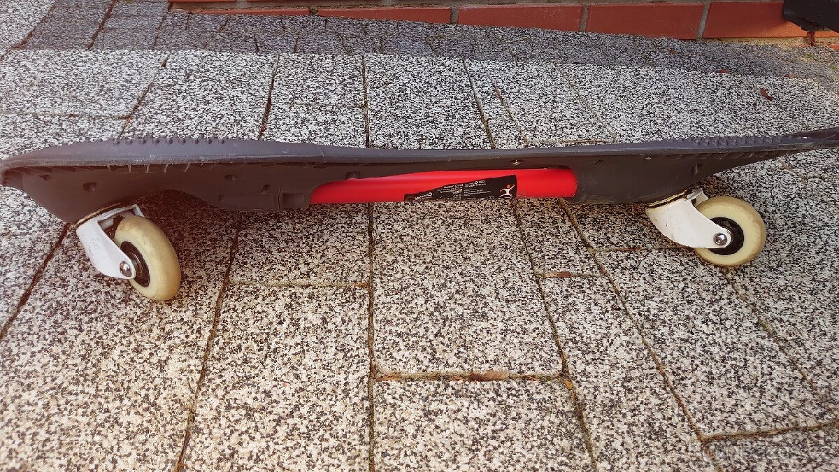 Waweboard Oxeloboard černo-bílý
- 2