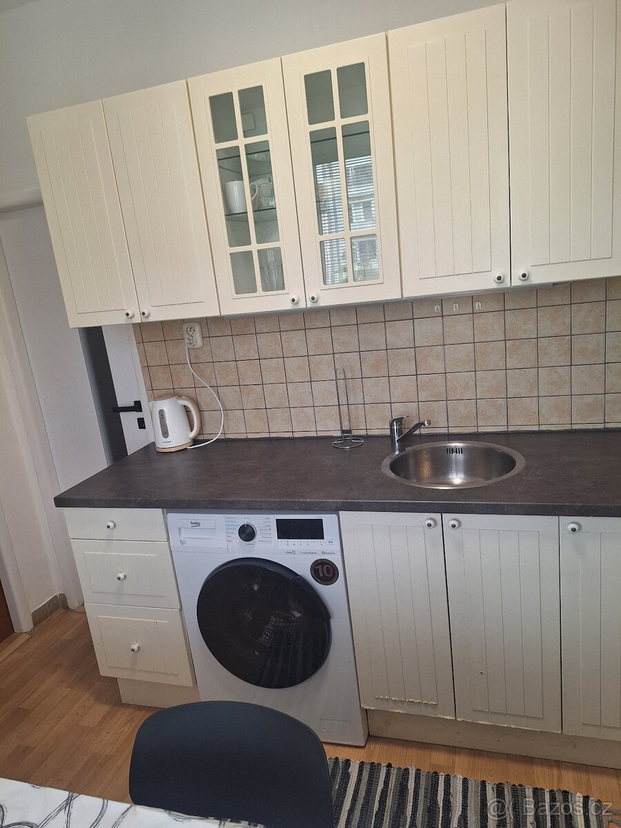 Pronájem bez RK bytu 2+1 Brno Veveří ulice Úvoz - 2