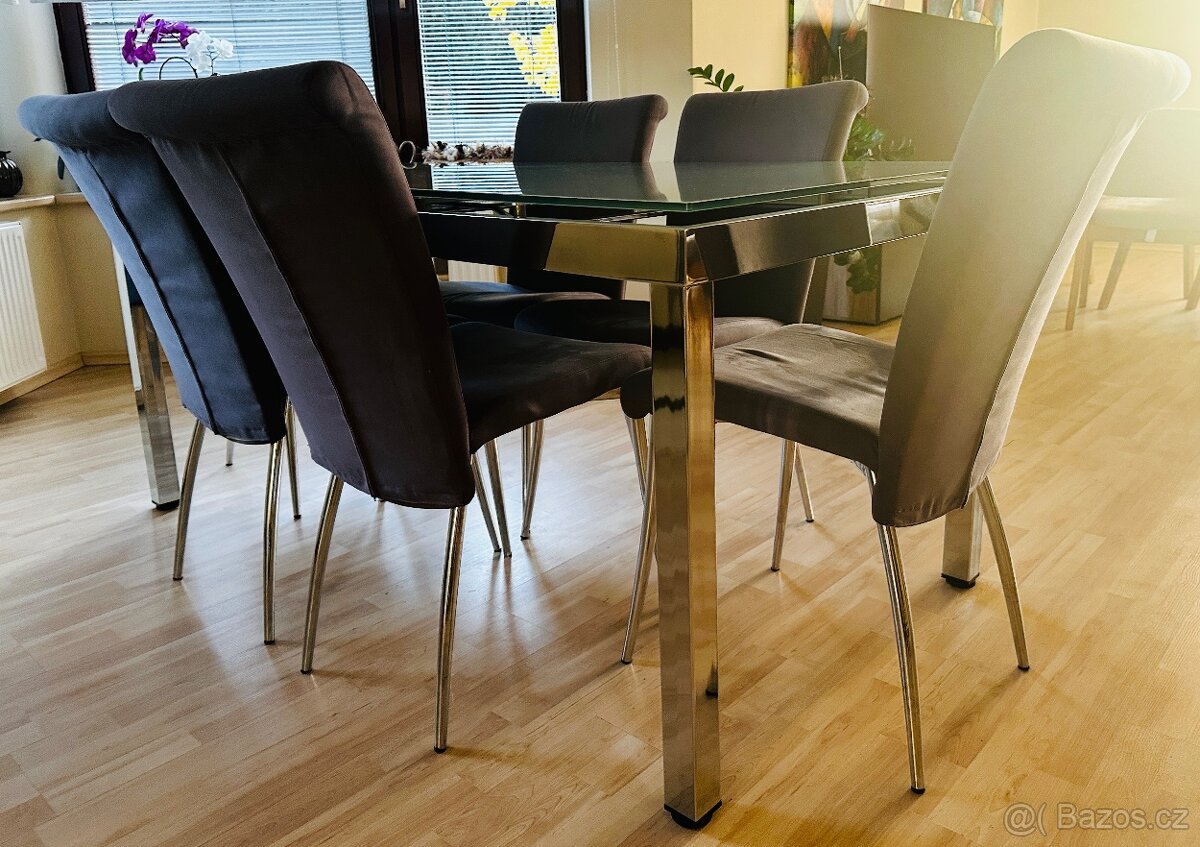 skleněný rozkládací stůl s židlemi - 2
