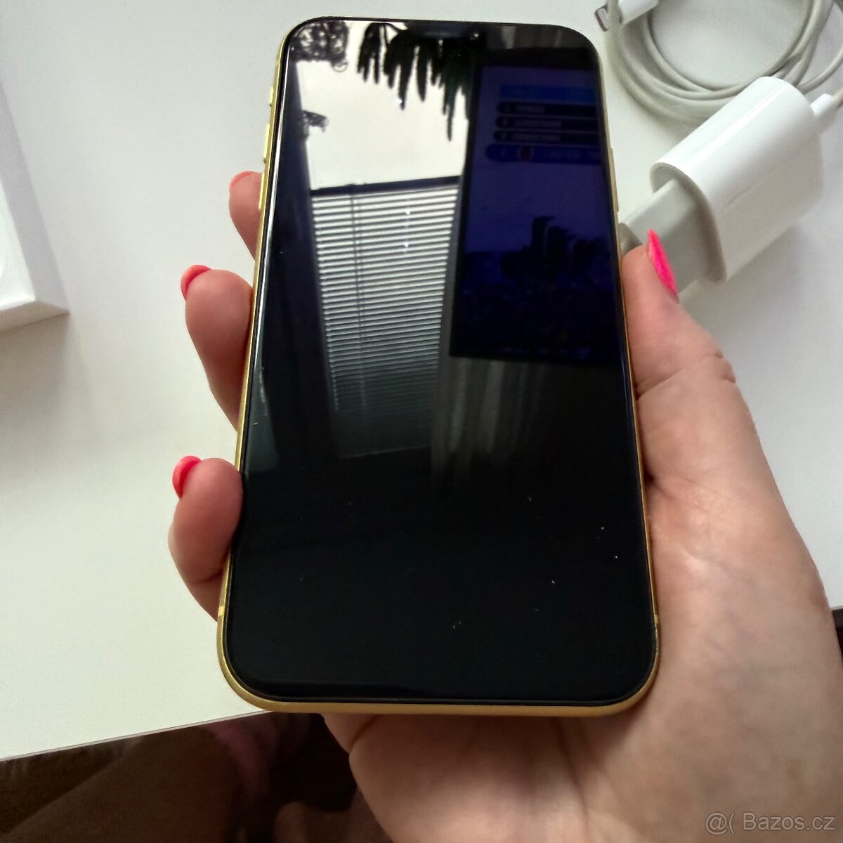 Prodám iPhone 11 – žlutý, 128 GB, TOP stav - 2