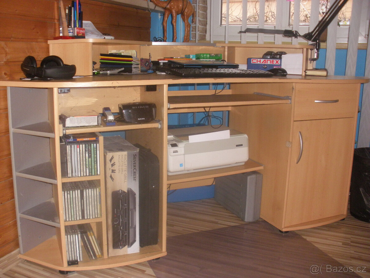 Rohový PC stůl - 2