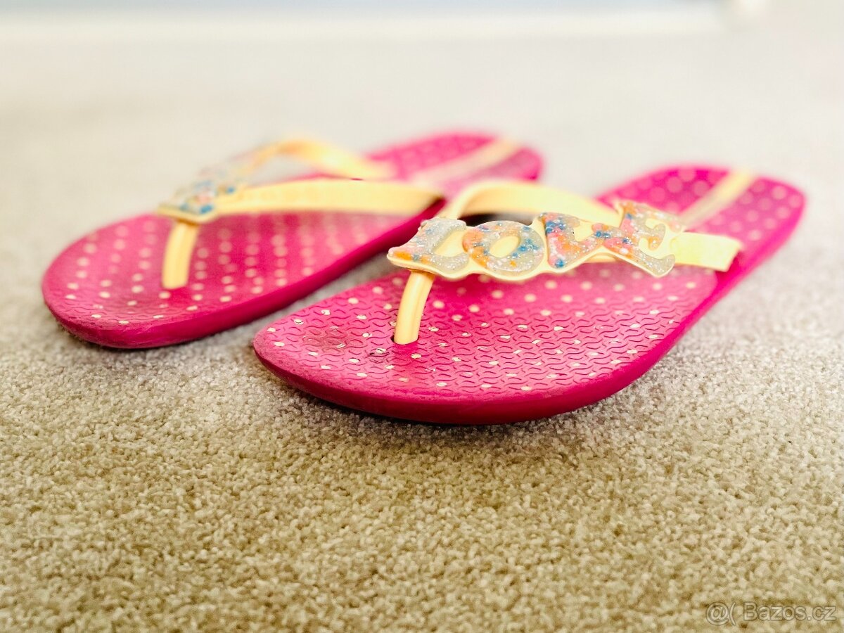 Dívčí žabky Ipanema LOVE v. 31 - 2