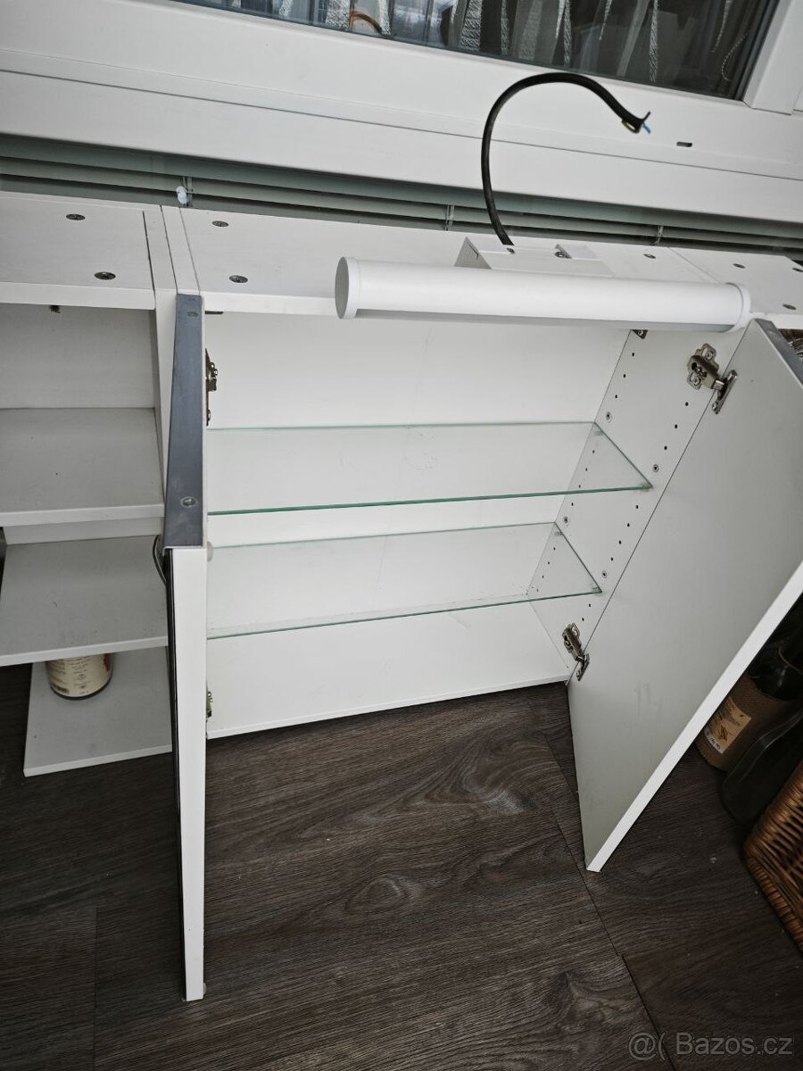 Skříňka do koupelny - 2