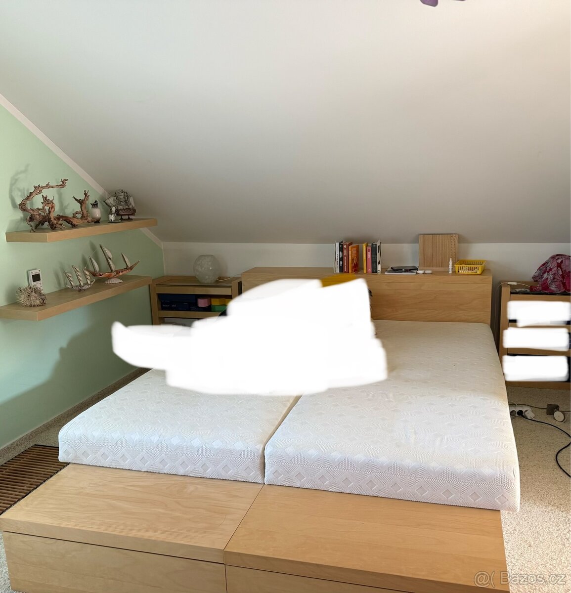 Čelo a úložný prostor k posteli - 2