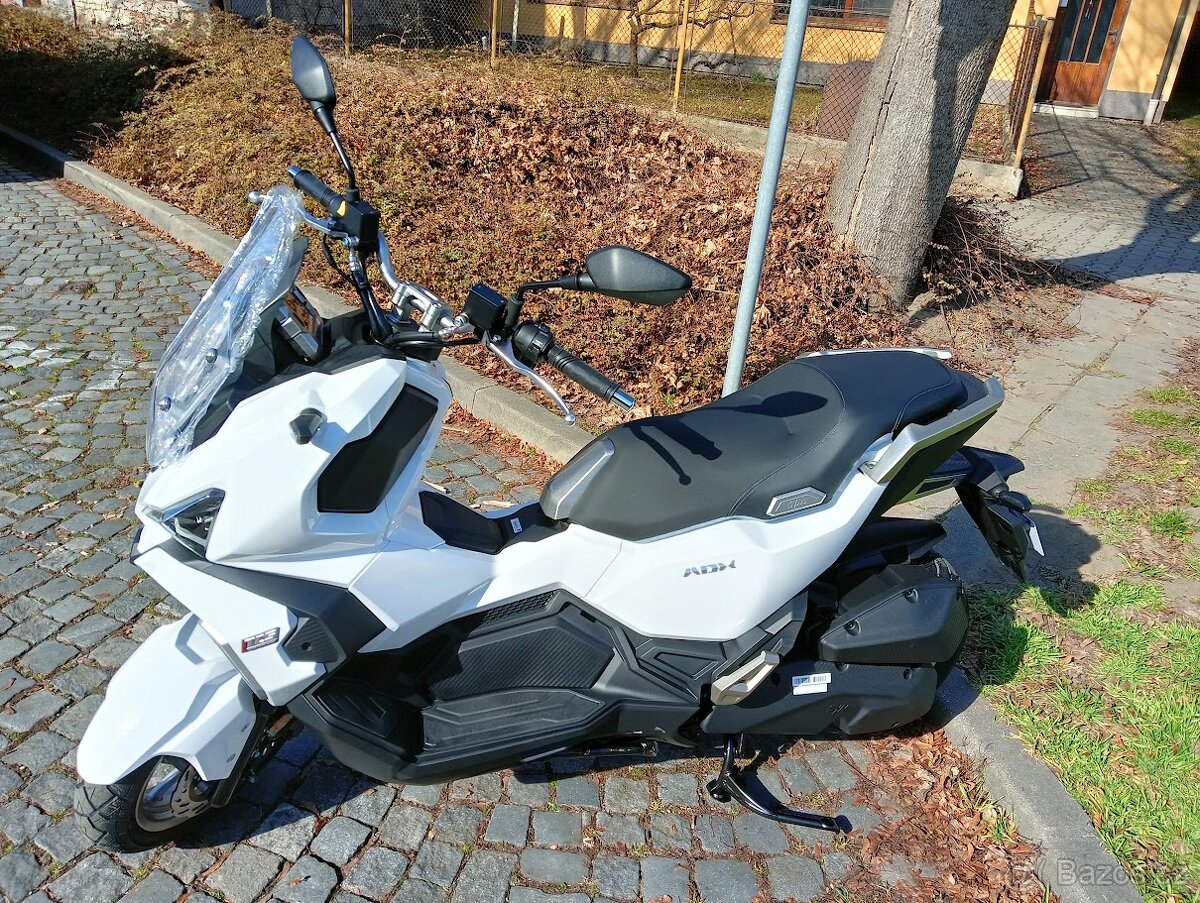 Skútr Sym ADX 125 L/C ABS - 2