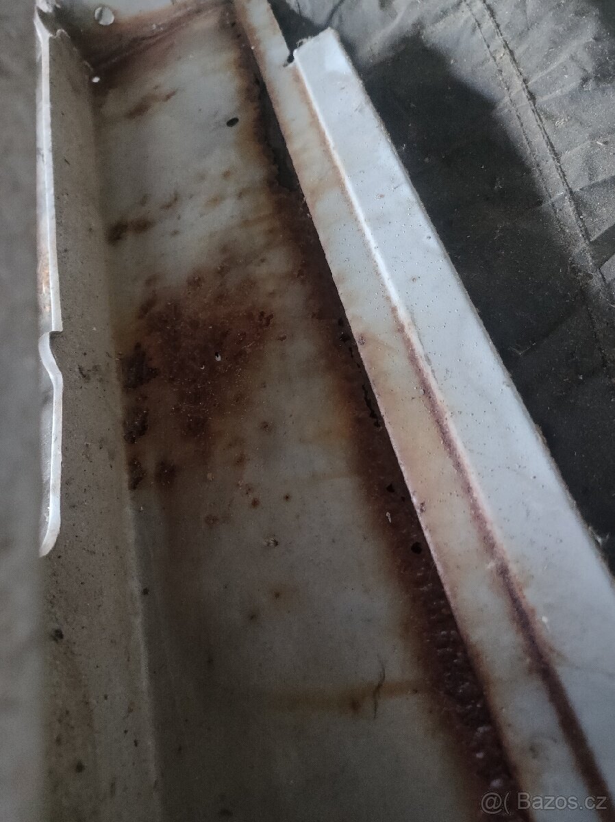 Zadní čelo Tatra 613 - 2