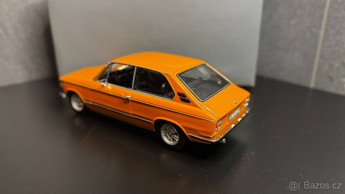 BMW 2000 Tii Touring BMW collection model 1:18 - 2