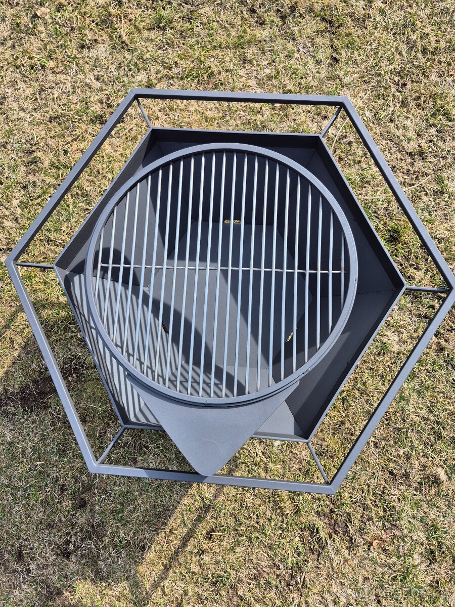 Ohniště s otočným grilem - 2