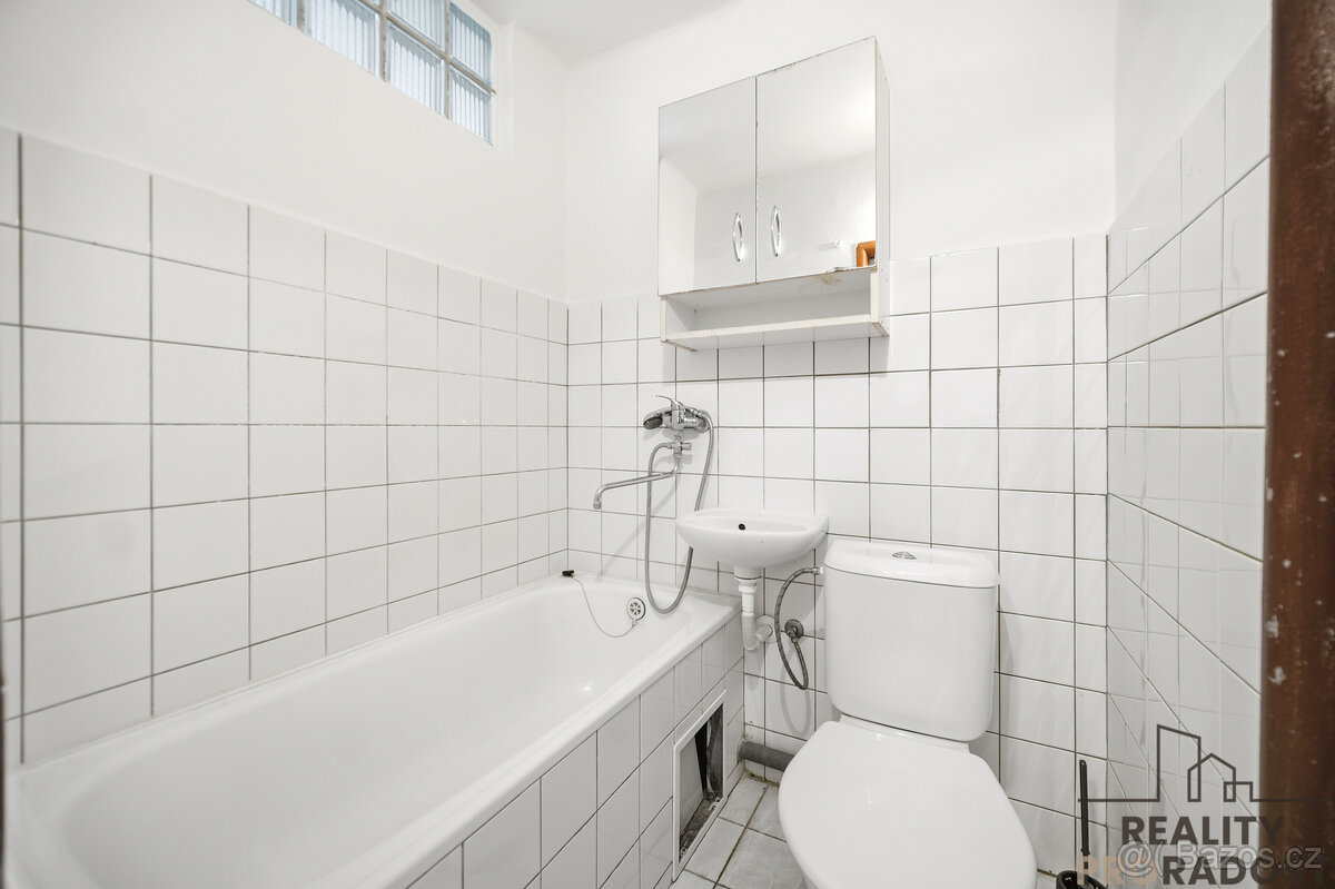 Prodej bytu 1+1, 30 m² – Pardubice - Rybitví - 2