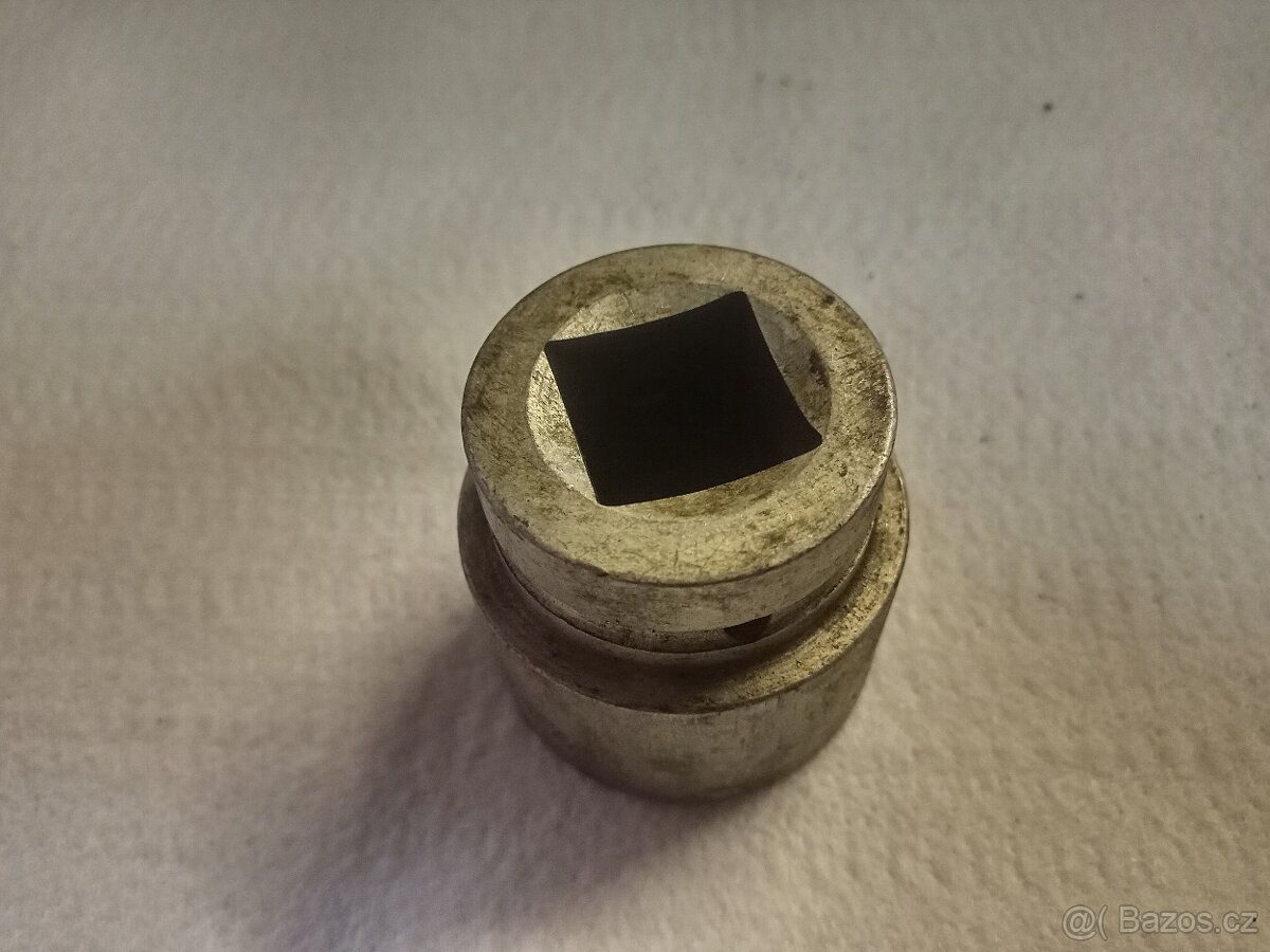 Velké nástrčné klíče (ořechy) - 2